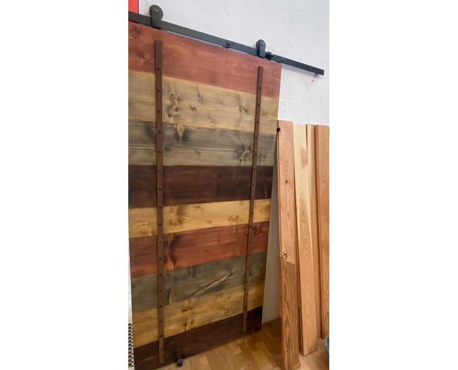 BARN DOOR PORTA SCORREVOLE CON BARRE RUST IN LEGNO MASSELLO CM