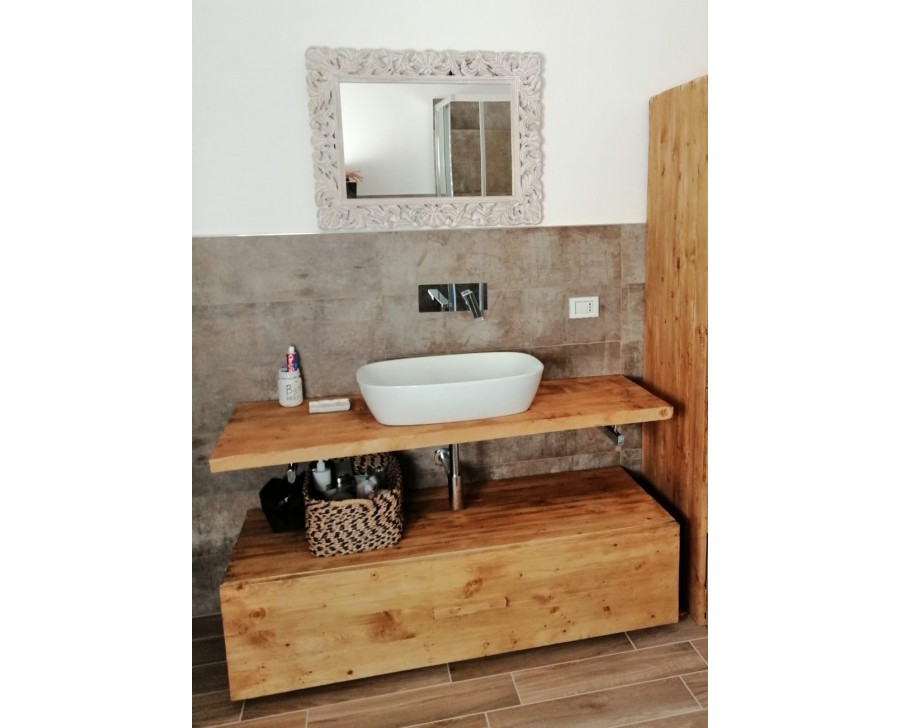 Mobile bagno in legno massello piano e cassettone con ruote con finitura al  naturale